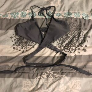 Criss cross to tie bikini top